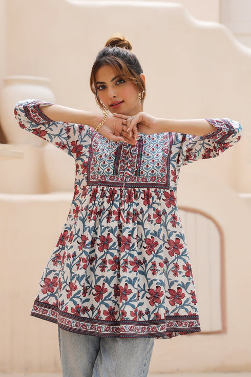 Women Pure Cotton Floral Printed Tie-Up Neck Cotton Empire Top